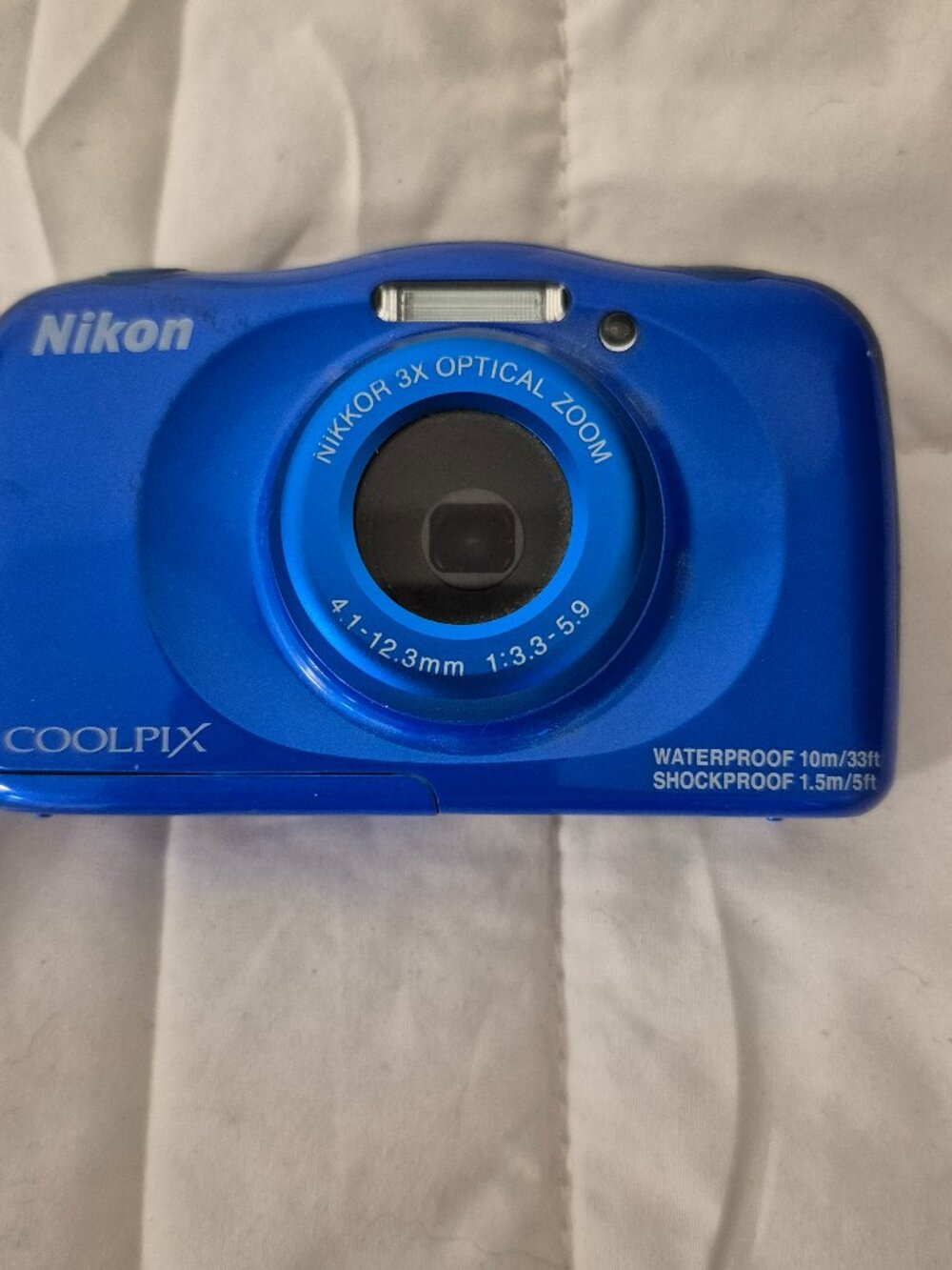 Nikon Coolpix S33 Waterproof Digital Camera Blue SD Card No charger